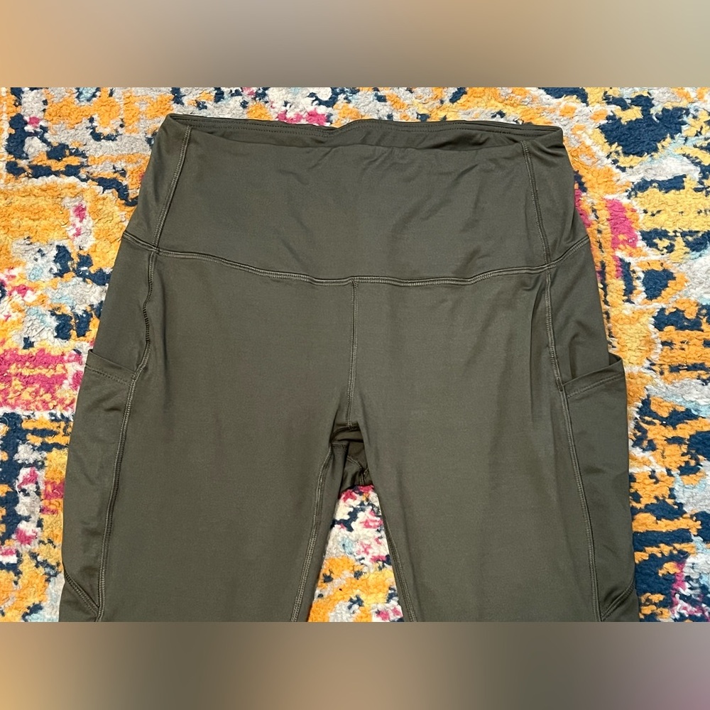 Leggings pants - Unknown brand Green Workout - size is approx Large. Pockets - Picture 7 of 13